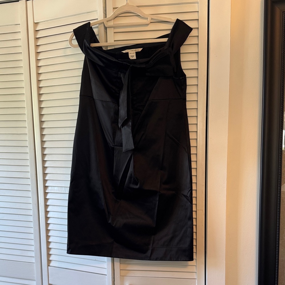 Diane Von Furstenberg Black Satin Tie-Front Pencil Skirt